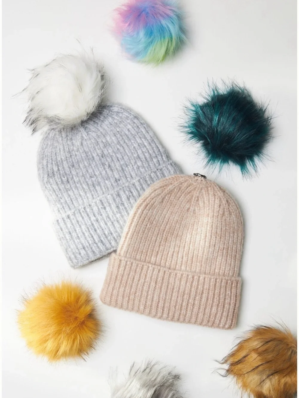 Anthropologie Pick-A-Pom Marled Beanie Base Cream w/Taupe Pom - Picture 4 of 12